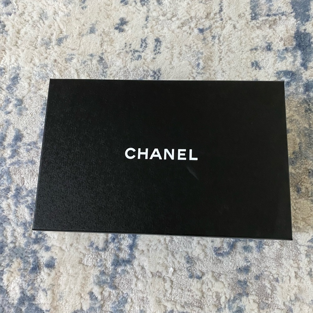 Chanel box